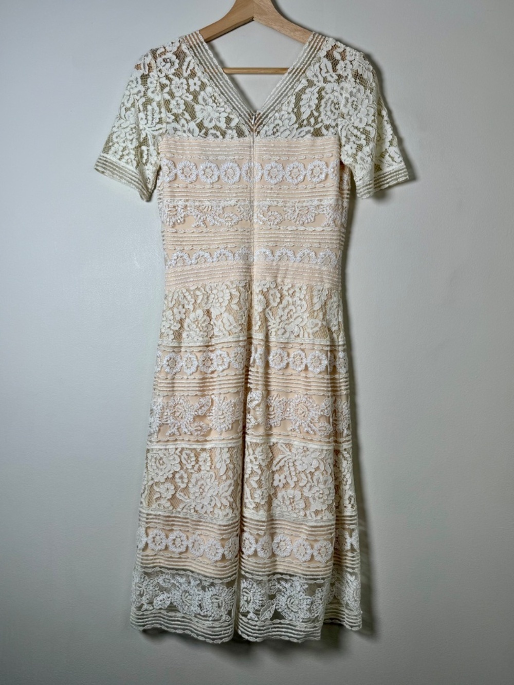 Tadashi Shoji Corin Lace Midi Dress Ivory Petal AVT17166M Sz 2 - Picture 8 of 11